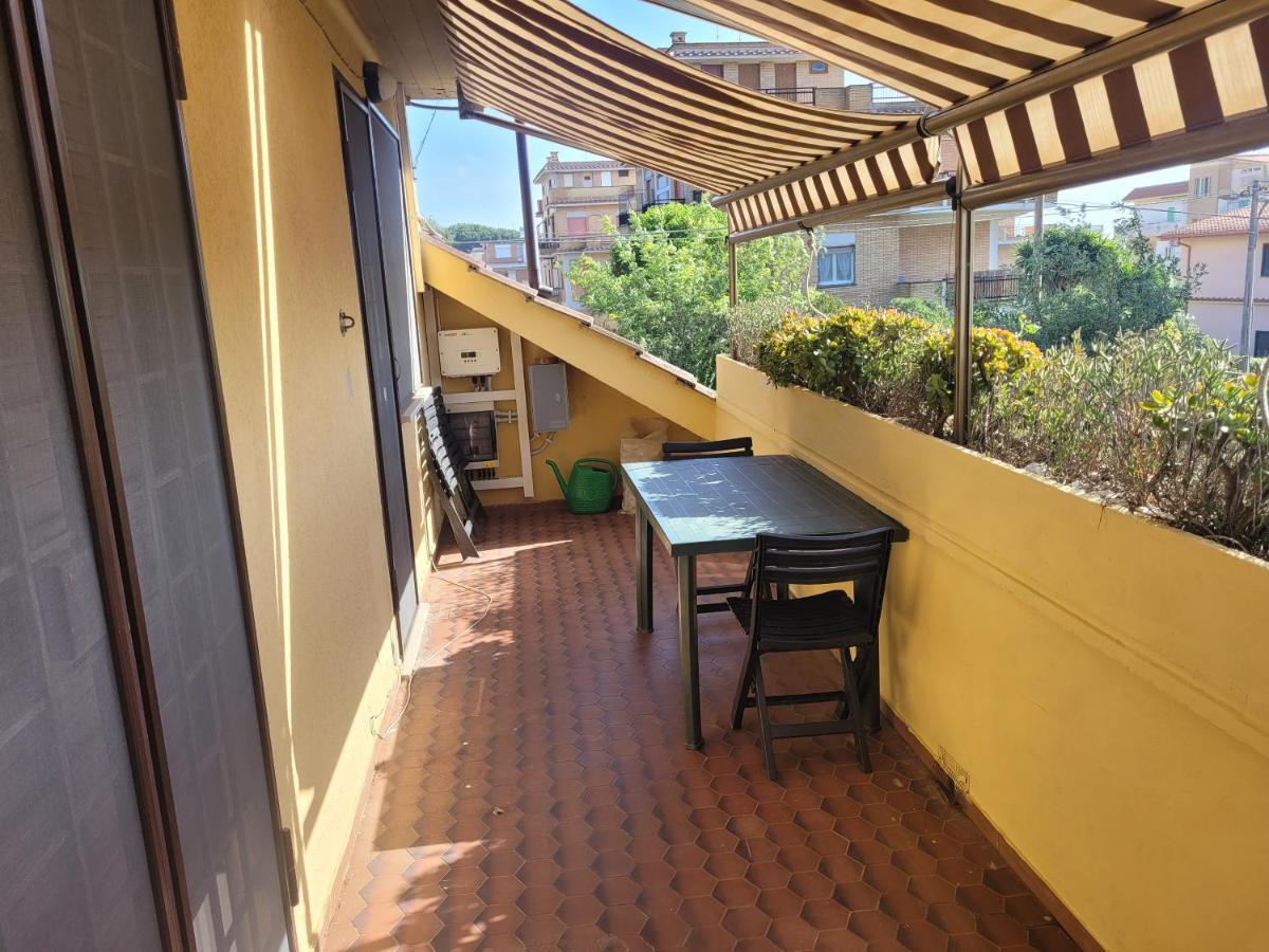 Villa Rimini - Seaview & Roman Holidays Apartments - Garden&Beach 300Mt อันซีโอ ภายนอก รูปภาพ