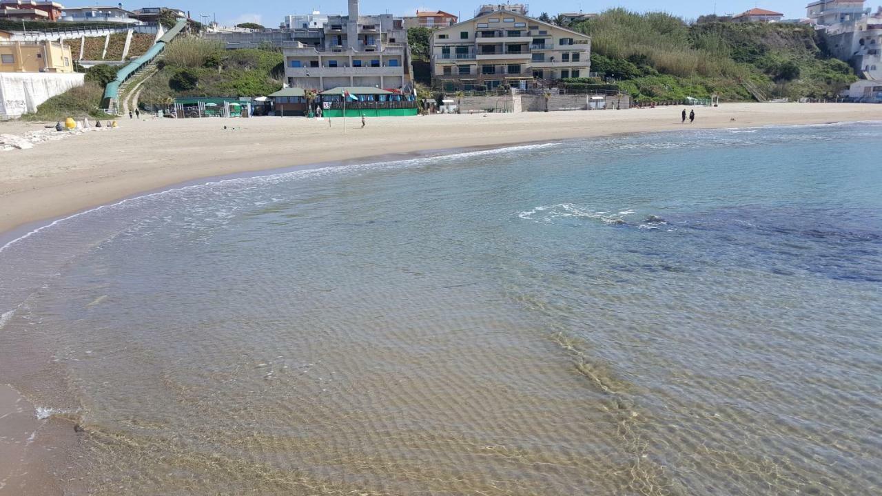 Villa Rimini - Seaview & Roman Holidays Apartments - Garden&Beach 300Mt อันซีโอ ภายนอก รูปภาพ