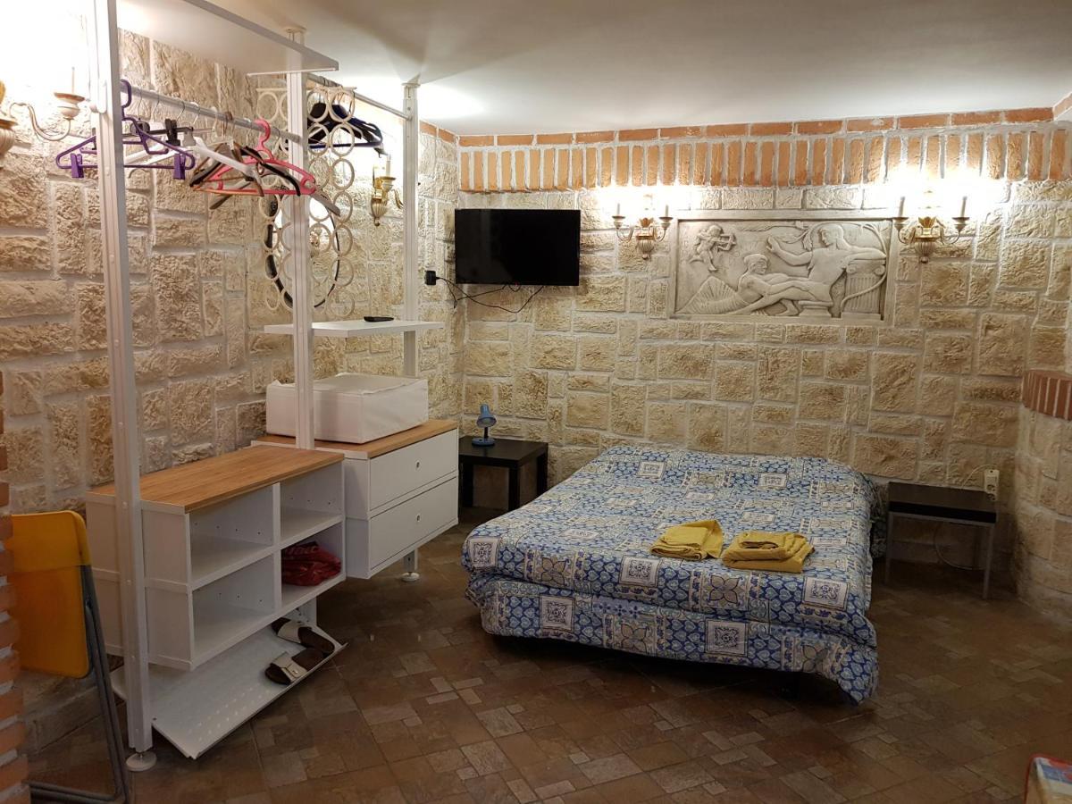 Villa Rimini - Seaview & Roman Holidays Apartments - Garden&Beach 300Mt อันซีโอ ภายนอก รูปภาพ