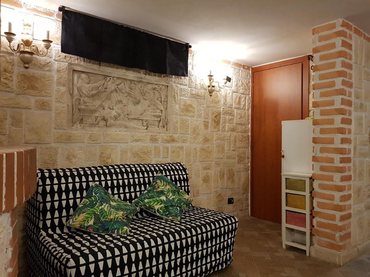 Villa Rimini - Seaview & Roman Holidays Apartments - Garden&Beach 300Mt อันซีโอ ภายนอก รูปภาพ
